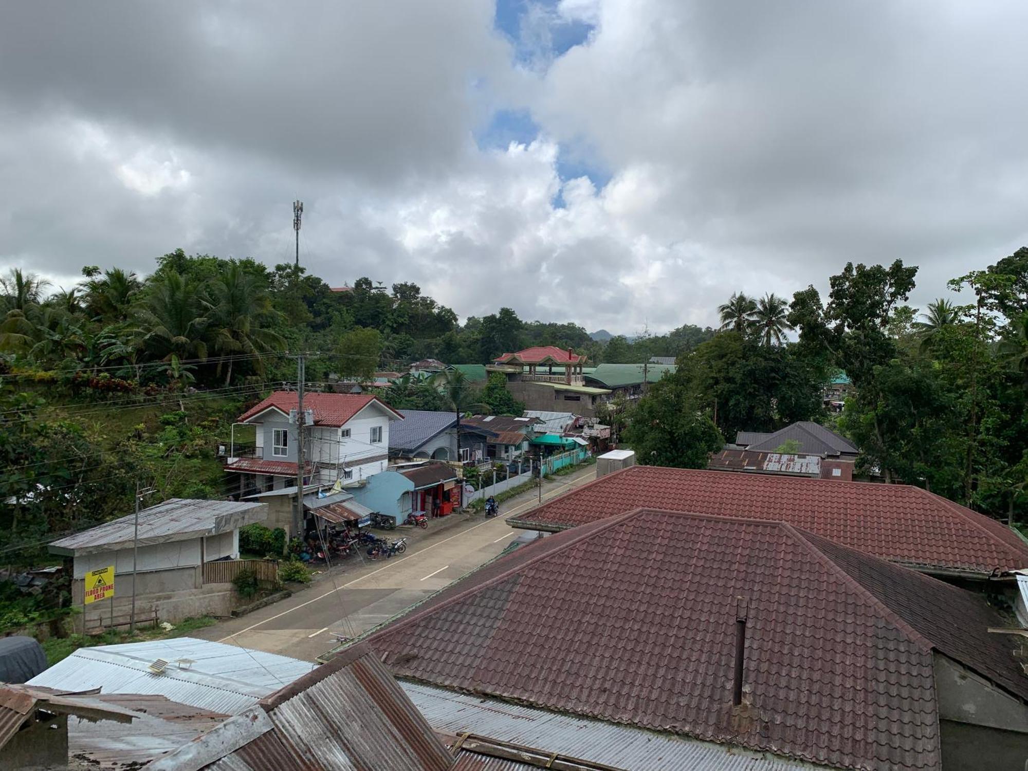 Zl Travelers Inn Batuan Εξωτερικό φωτογραφία