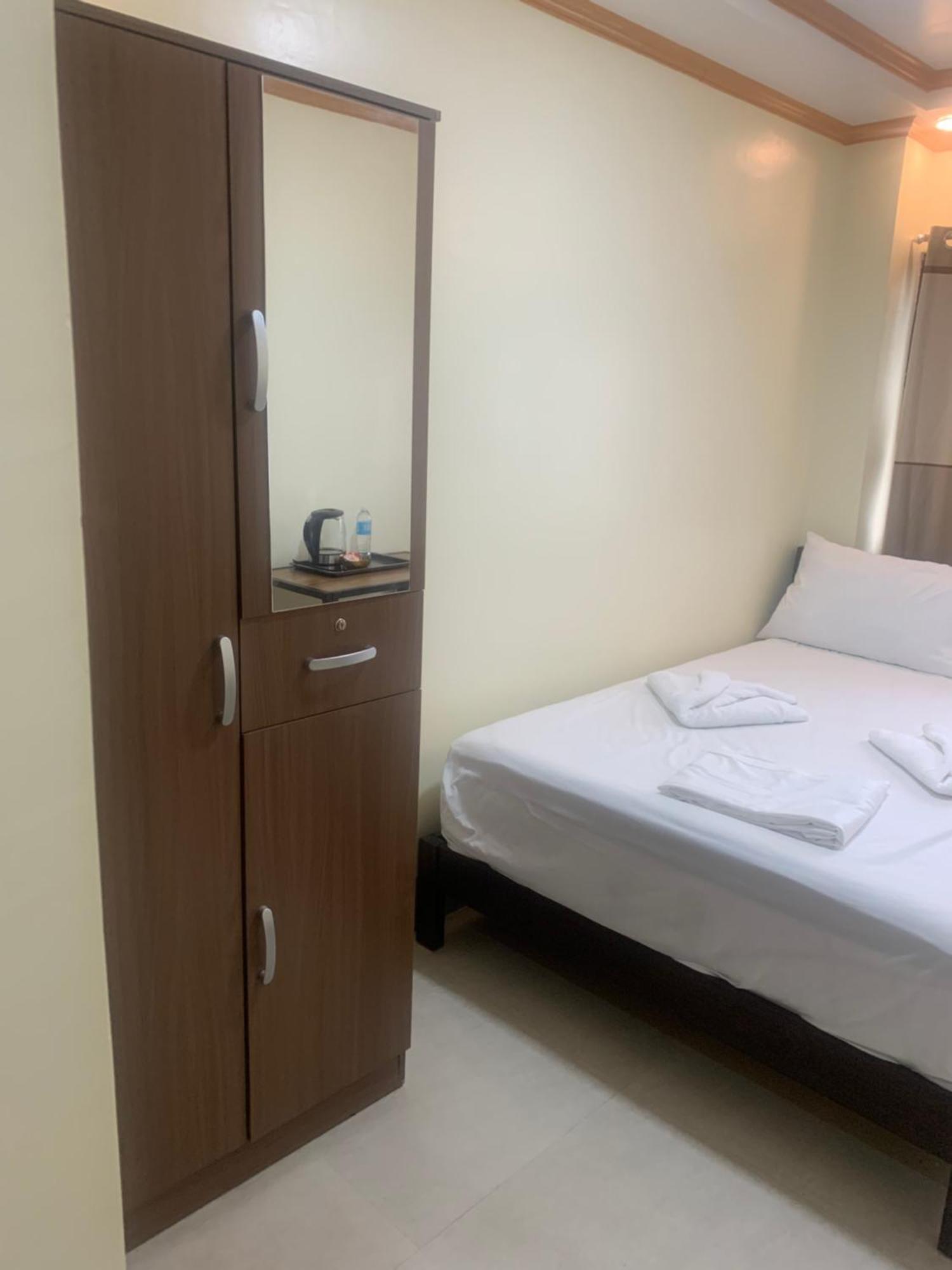 Zl Travelers Inn Batuan Εξωτερικό φωτογραφία